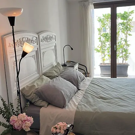Thesan Bed and breakfast *